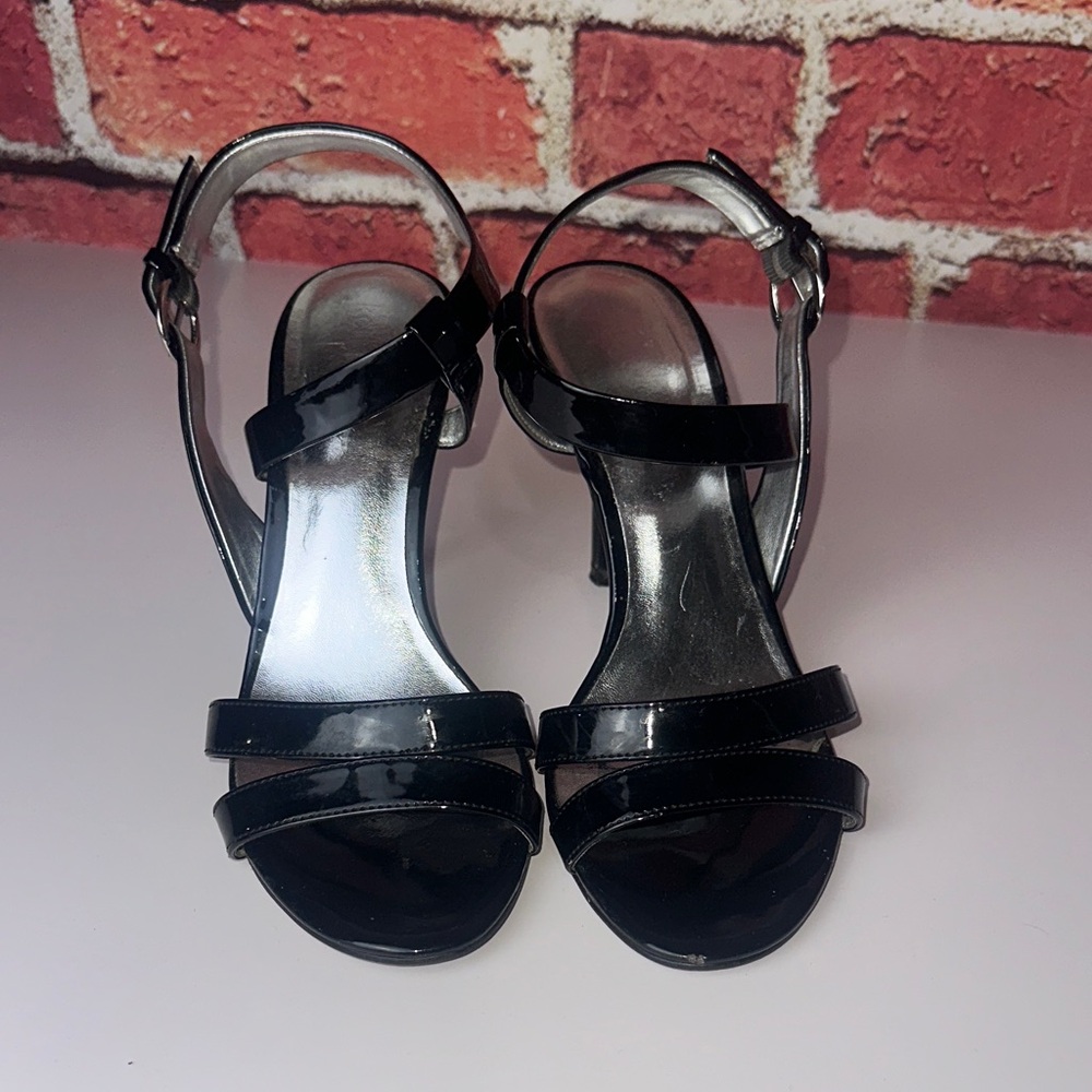 Kelly & Katie Black Strappy Heels size 7
